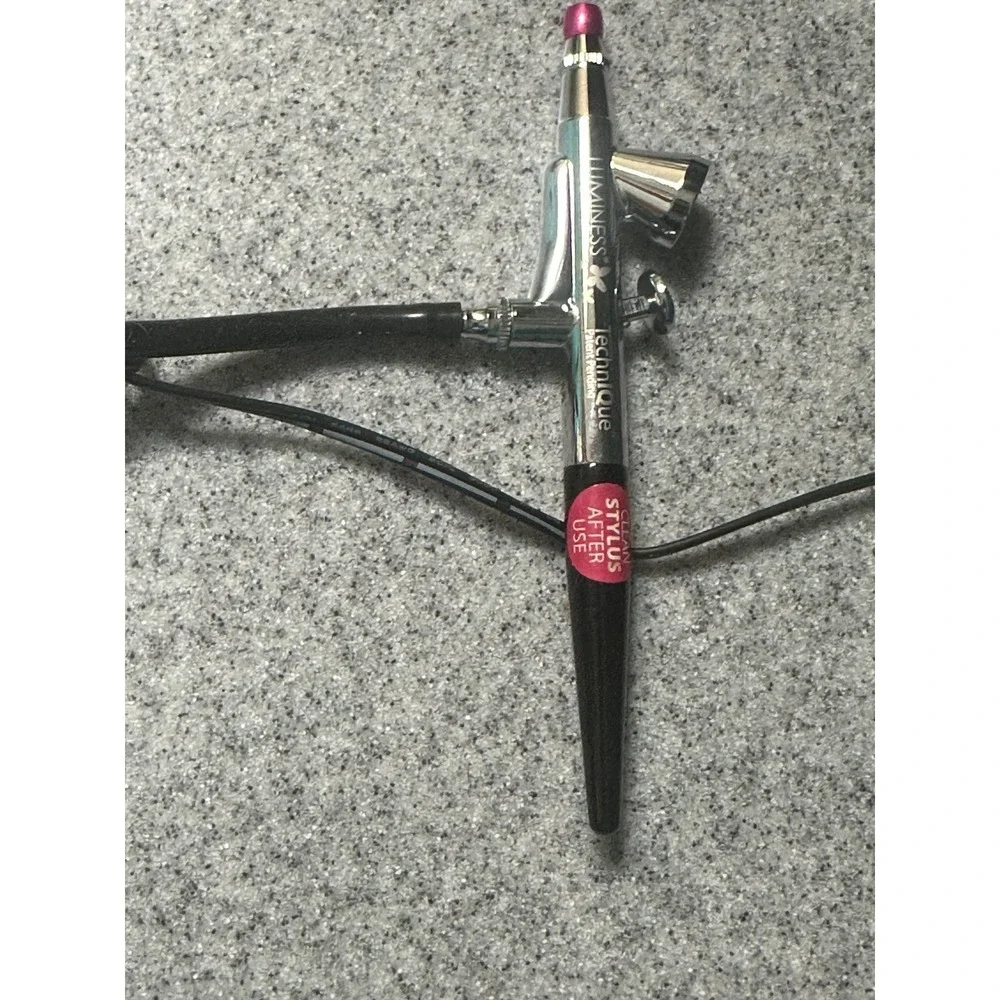 Luminess Airbrush Makeup System With Makeup and cleaner Guide Book